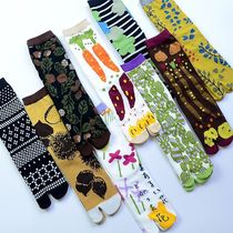 Japanese multi-color jacquard carrot flower trotter socks literary cute two-toed socks mid-tube striped split-toed socks tide socks