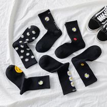 A small flower little Daisy socks Tide brand stockings children Korean version of the middle tube tide men Street pe inside accessories decoration
