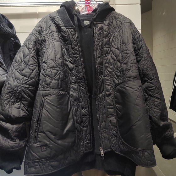 China Li Ning new Jackie Chan joint kung fu series men and women simple and fashionable loose cotton jacket AJMU155
China Li Ning new Jackie Chan joint kung fu series men and women simple and fashionable loose cotton jacket AJMU155