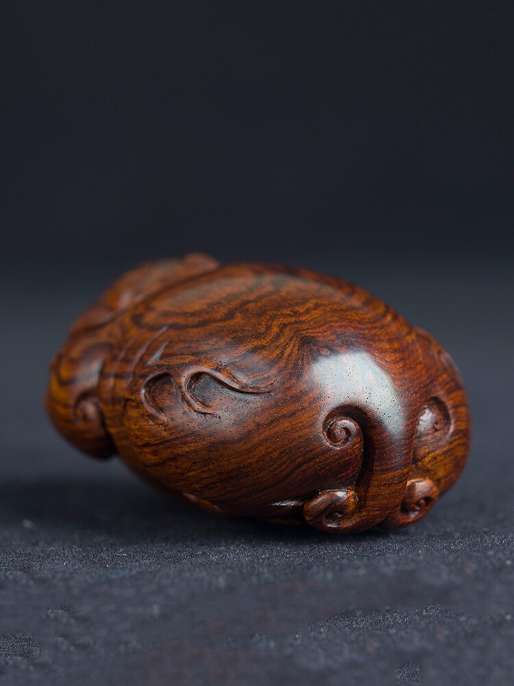 龙虫并雕斋海南黄花梨谛听手把件