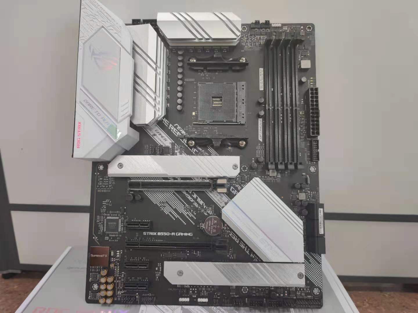 asus华硕吹雪rogstrixb550-agaming败家之眼