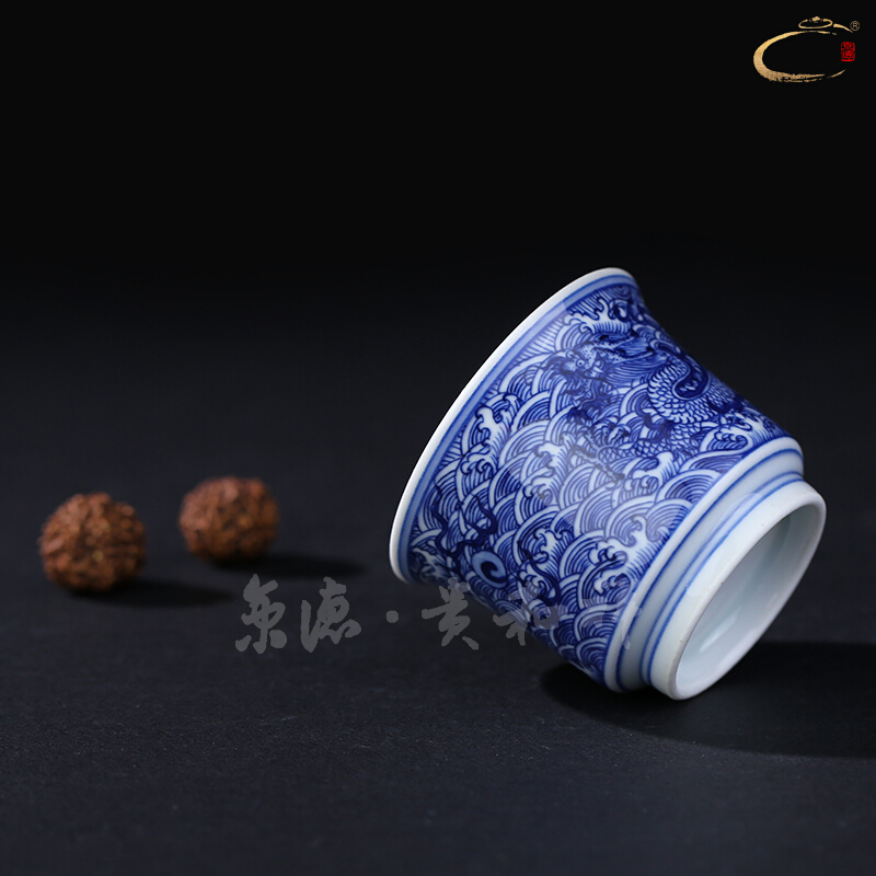 Jingdezhen blue and white sea and auspicious ceramics kung fu tea set tattooed dragon cup master cup a cup of pure checking sample tea cup