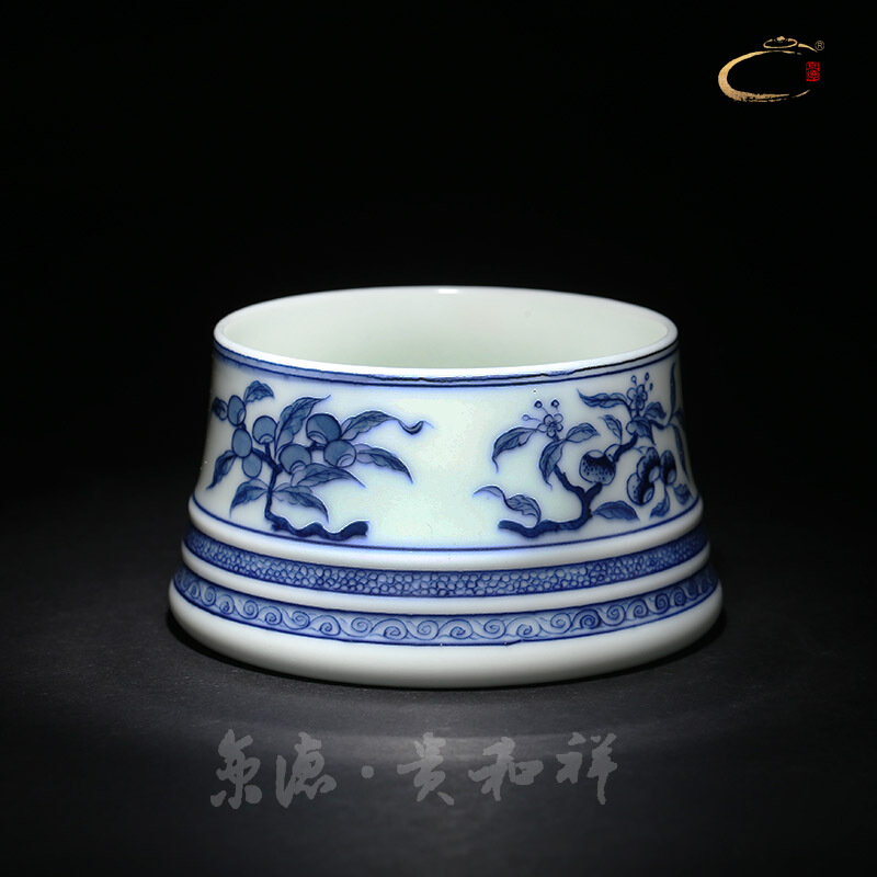 Jingdezhen and auspicious checking blue and white four fruit cup kung fu masters cup cup single CPU hand - made sample tea cup