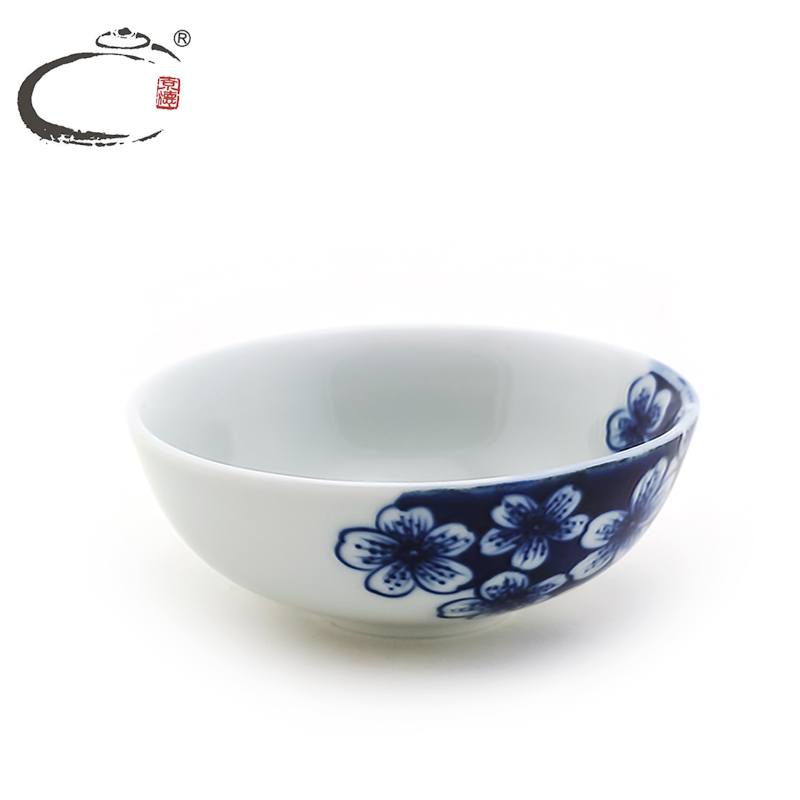 And auspicious manual jingdezhen blue And white name plum blossom put hand - made glass cups kung fu tea bowl sample tea cup