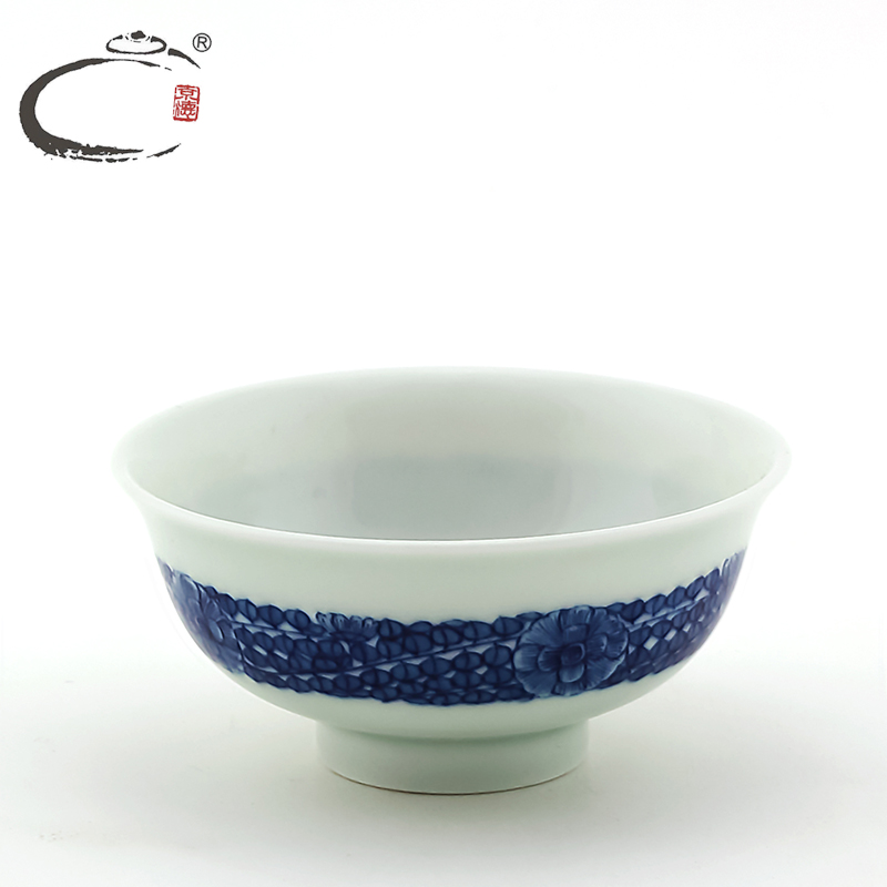 And auspicious jing DE collection hand - made jingdezhen blue And white fine leaf heavy industry sample tea cup hand embryo to use kung fu tea cups