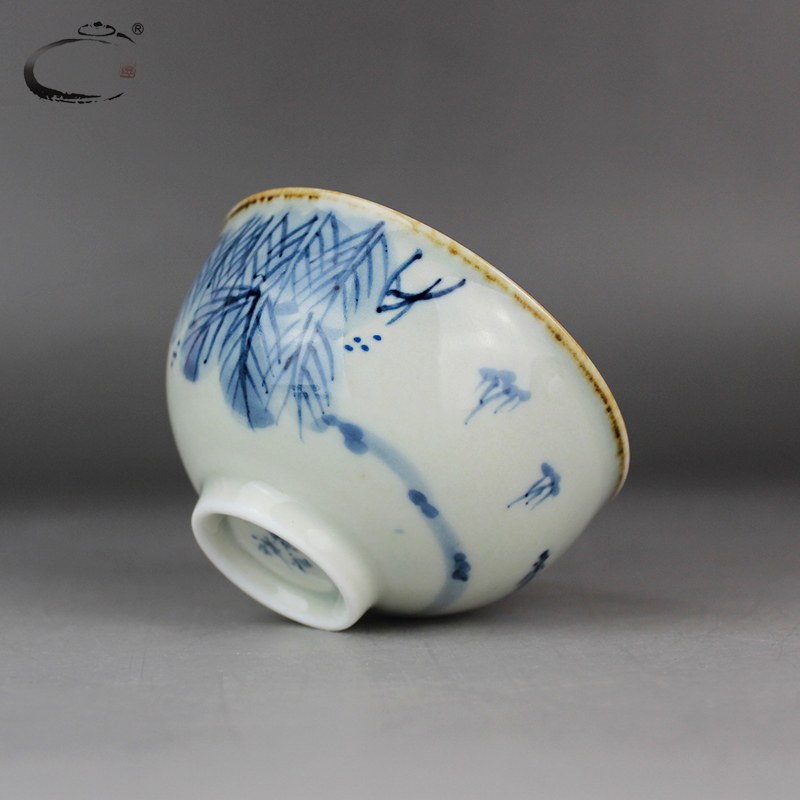 And auspicious jingdezhen blue And white pu 'er hand - made glass ceramic kung fu tea set sample tea cup masters cup bowl of tea cups