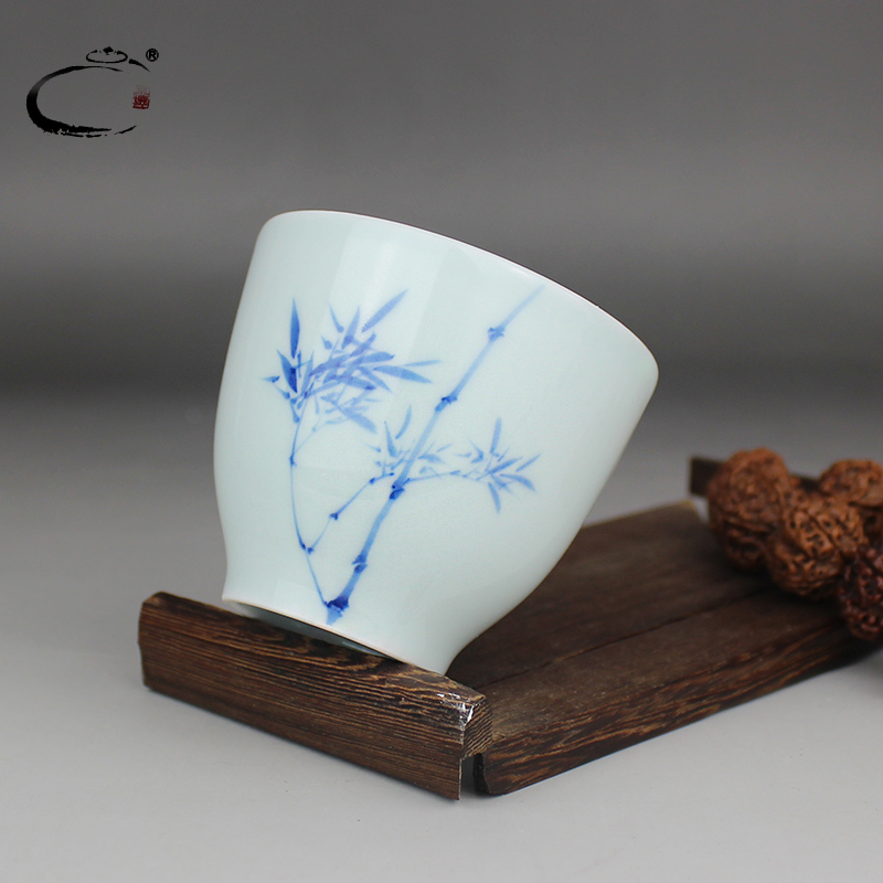 And auspicious jing DE collection jingdezhen blue And white bamboo cup hand - made ceramic kung fu tea cups sample tea cup single CPU