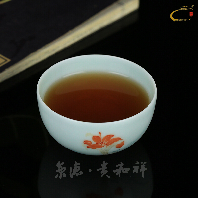 Cherished and auspicious jing DE famille rose, lily cups of jingdezhen hand - made ceramic kung fu tea cups sample tea cup single CPU