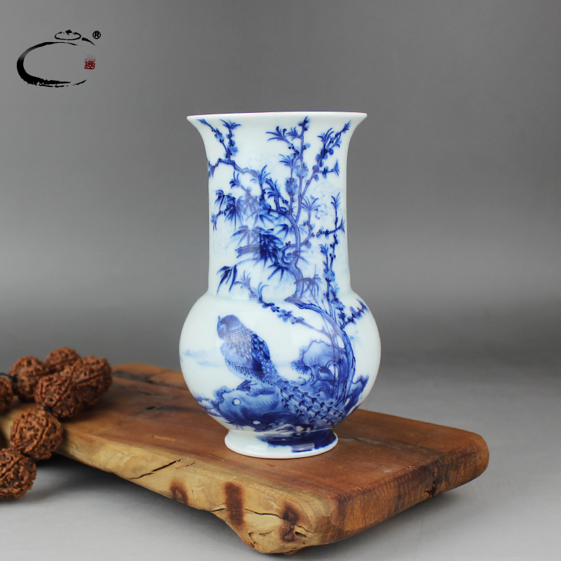 And auspicious old jingdezhen blue And white flower vase hand - made ceramic household crafts jewelry flowers in hand