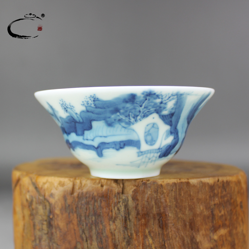 And auspicious jing DE up jingdezhen blue And white tie chrysanthemums cup hand - made ceramic kung fu tea cups sample tea cup