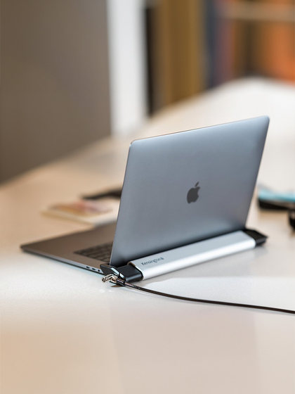 Kensington American Lock Hole 얇고 가벼운 노트북 잠금 스테이션 MacBook 노트북 잠금 지표 학교 건물 전시 방지 메이트 북 보안 잠금에 적합합니다. Kensington American Lock Hole 얇고 가벼운 노트북 잠금 스테이션 MacBook 노트북 잠금 지표 학교 건물 전시 방지 메이트 북 보안 잠금에 적합합니다.