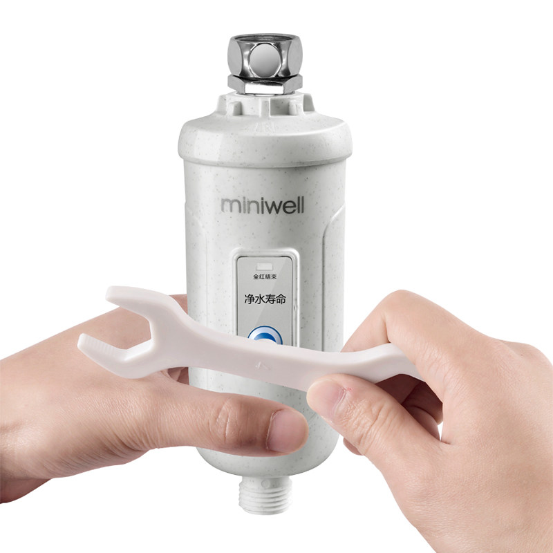 浴盾沐浴净水器 花洒过滤器 家用自来水除氯 洗澡净化器l730