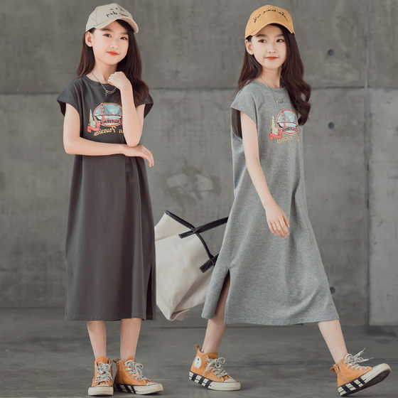 Parent-child dress for mother and daughter summer 2025 Korean version of girls loose T-shirt skirt for children's fashionable vest long skirt
Parent-child dress for mother and daughter summer 2025 Korean version of girls loose T-shirt skirt for children's fashionable vest long skirt