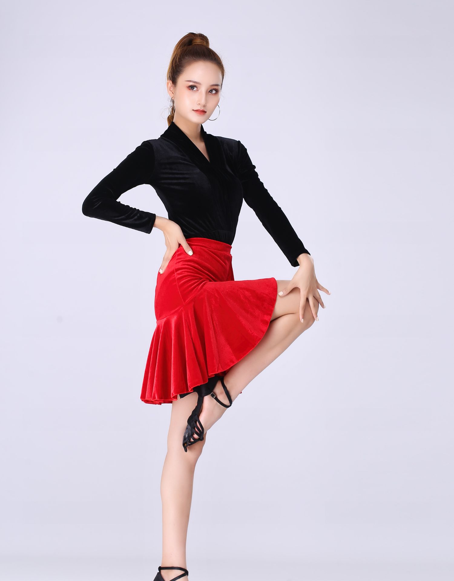 拉丁舞练功服女成年下装半身裙丝绒连体上衣舞蹈演出服装秋冬新款