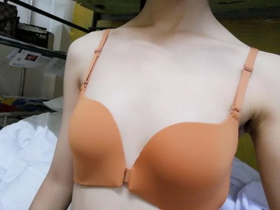 物流很快，东西也很不错，也不掉色，小性感哦！询问客服，客服也很热情！