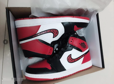 穿在脚上大小合适，也特别舒服合脚。外形也特别喜欢，价格不贵