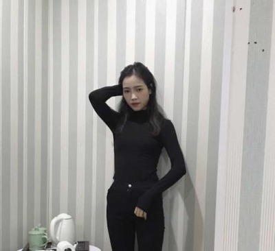 衣服很赞，修身买的是加绒的，超保暖，用来内搭有点小性感，修身非常显身材，棒棒的！衣服不错的，就是下面连体那里，还有点紧~一直在这这家买衣服：信价比特别高：这买的黑色修身特别显瘦：随意搭配：打底太棒了：料子也舒服：妥妥的喜欢衣服的版型很好，显瘦的，而且是一件万能内搭，搭配什么外套都好看哦，关键下面有扣子穿着不会往上缩，奶思～买了好几套 就退了两个 准备当成瑜伽服穿 质量还行 纯棉的 带一点弹性款式新颖，价格实惠，包装完整，物流迅速，服务到位！东西收到，很满意!真的是超级好的卖家，真的太好了，价格实惠绝对物超所值，太喜欢了！宝贝不错，质量真的很好，买的特别划算,超好的哟！这次网购是我最满意的的一次，真的太划算便宜啦，这个价格能买到，这么好的宝贝真的是物有所值,与卖家描述的完全一致，很满意，性价比很高，质量也很好，非常划算发货速度非常快，非常棒！