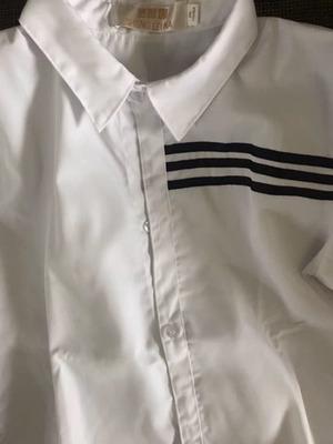 衣服质量挺好的啊,我们的班服呢,大合唱的时候穿了,挺好的 衣服质量挺好的啊,我们的班服呢,大合唱的时候穿了,挺好的