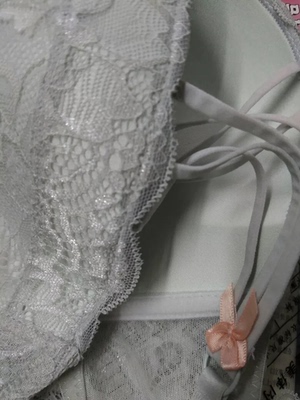 宝贝很好看 ,与图片相符 ,店主服务态度好 ,有信用 很喜欢下次还会来买。 宝贝很好看 ,与图片相符 ,店主服务态度好 ,有信用 很喜欢下次还会来买。