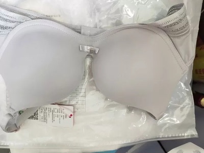 物流很快！收拢效果蛮好的！商家推荐的码数大小合适！灰色很大气！