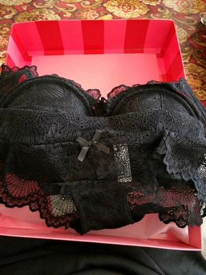 物流很快，料子很舒服，颜色也好看我，洗了也没有掉色，超喜欢，