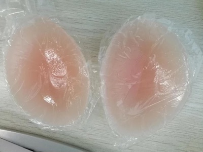 胸贴不错，蛙胶很软和。穿起来蛮聚拢效果特别好。