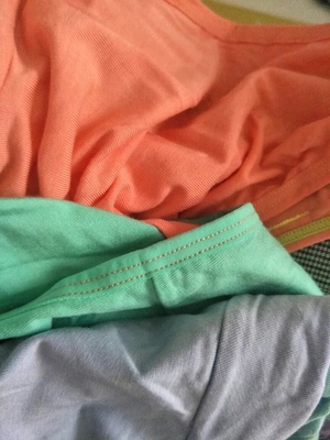 是我大妈推荐给我的,料子是真的没话说,非常柔软,而且颜色也是我想要的 是我大妈推荐给我的,料子是真的没话说,非常柔软,而且颜色也是我想要的