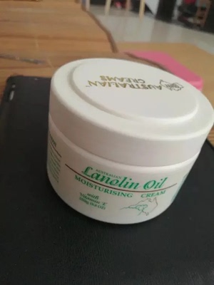 挺好用的,一直用这个,夏天也很好,加一点水更容易涂开 挺好用的,一直用这个,夏天也很好,加一点水更容易涂开