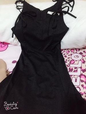 衣服拿到了，码数合适，料子舒适，特意买来去美娜多旅游穿适合海边穿还可以穿着下水，配个防晒衣好看，喜欢