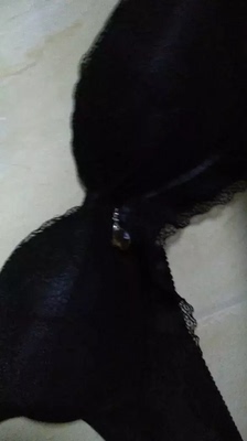 收到就先试了一下，穿上真合适，薄薄的很舒服聚拢效果也很好，下水洗了洗也不会褪色，真的是很满意，物流也很快