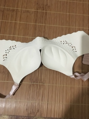 非常满意，网上买的，这一次特别满意，质量好，料子好，穿上也舒服，大小合适，很喜欢