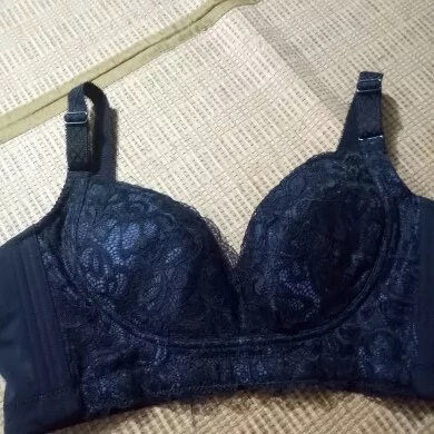 宝贝非常好，无钢圈穿着很舒服布料软软的，质量很不错，非常喜欢，好评