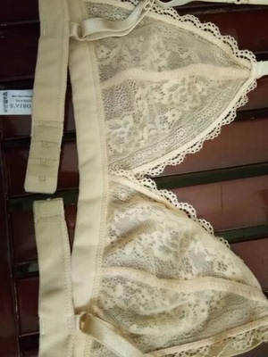 宝贝超级喜欢，穿着很舒服，面料柔软，胸小福利