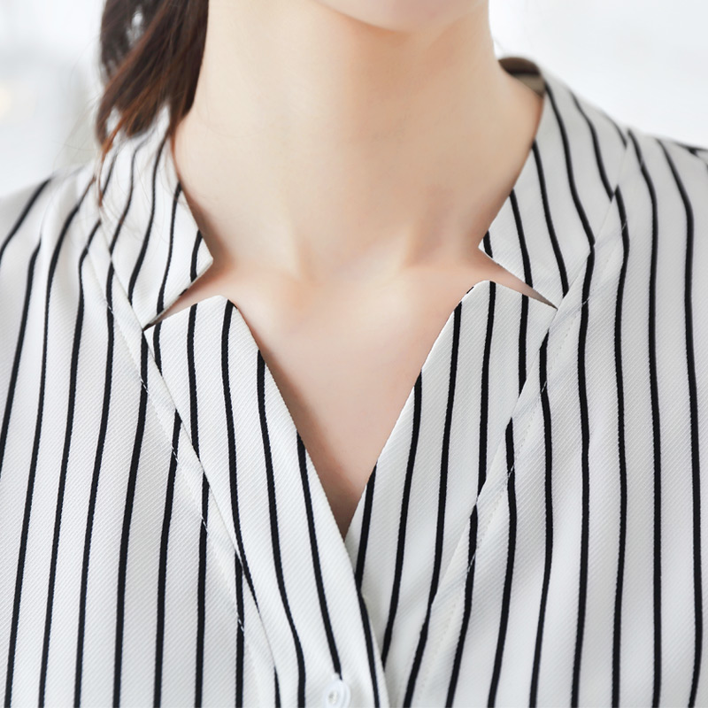 2017春季新款衬衫女长袖韩版女装V领黑白条纹雪纺衫打底衫上衣潮产品展示图5