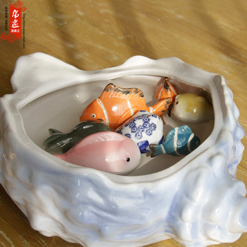 Jingdezhen ceramic small place creative mini toy sitting room adornment household aquarium fish floating children