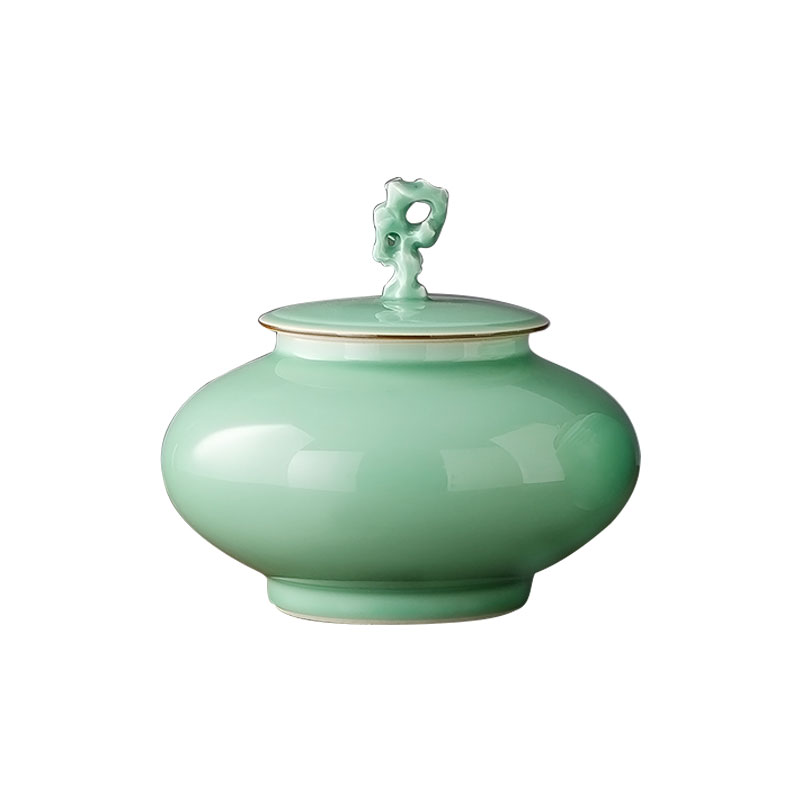 Jingdezhen ceramic furnishing articles with cover of I and contracted sitting room adornment storage jar European household moistureproof tea cake tin