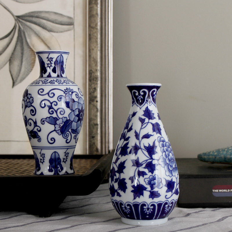 Jingdezhen blue and white porcelain vase vase household act the role ofing is tasted furnishing articles blue and white porcelain vase study the sitting room living room