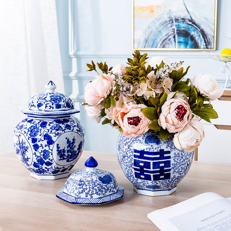 Blue and white porcelain jar with cover Chinese antique vases, flower arrangement sitting room porch decorate household ceramics furnishing articles storage tank