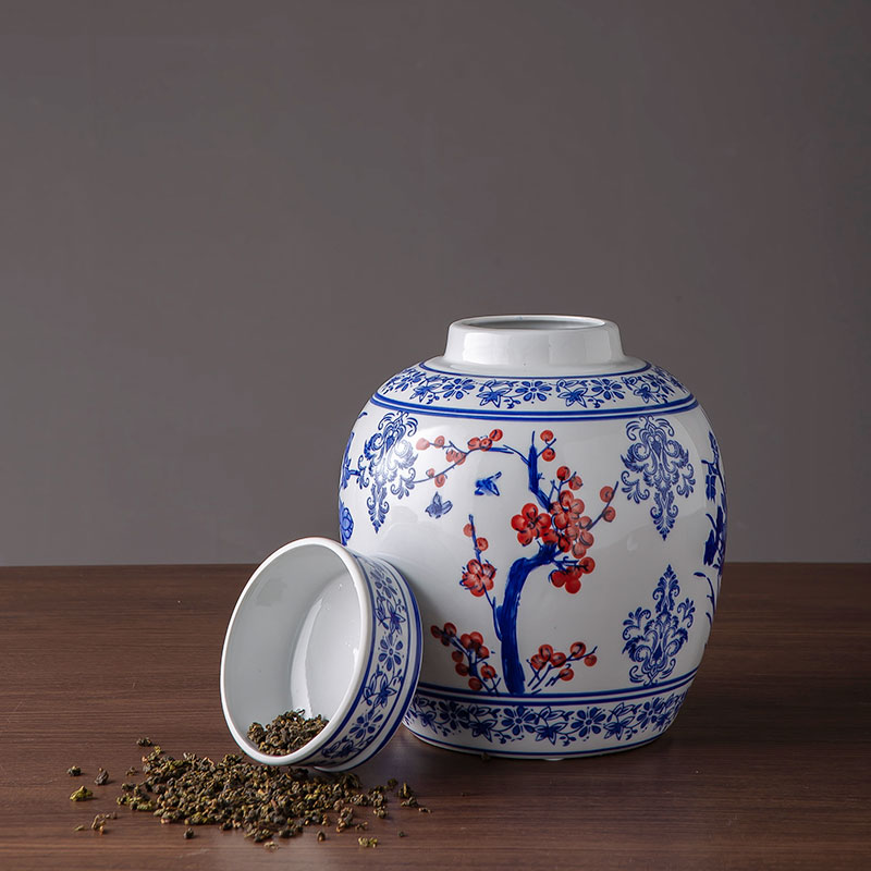 Jingdezhen porcelain ceramic vase home sitting room place, a large storage tank with cover flower arrangement of blue and white porcelain ornaments