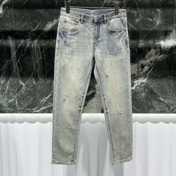 European high-end summer men's jeans, small feet, trendy, fashionable, elastic, handsome, thin casual nine-point pants
European high-end summer men's jeans, small feet, trendy, fashionable, elastic, handsome, thin casual nine-point pants