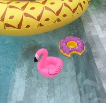 ins Flamingo inflatable water cup holder floating cup holder toy mobile phone holder shooting props swimming ring