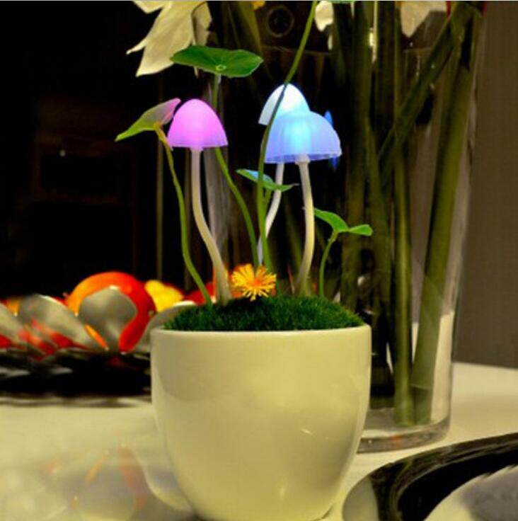 蘑菇灯礼品阿凡达七彩光控led小夜灯新奇特创意陶瓷款包邮_7折现价19