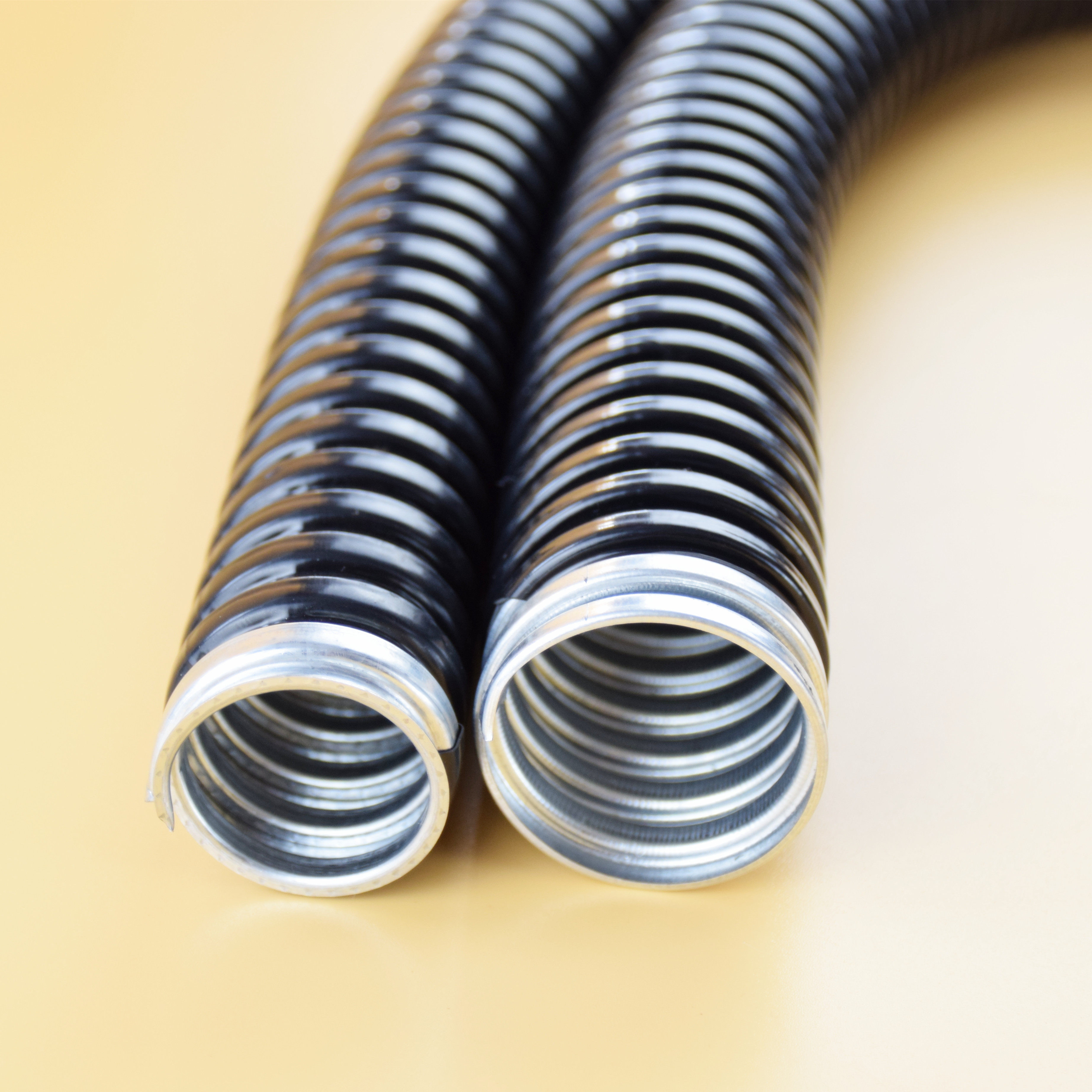 美标包塑金属软管 蛇皮软管 信号屏蔽管 阻燃平滑光亮 踩坏无偿退