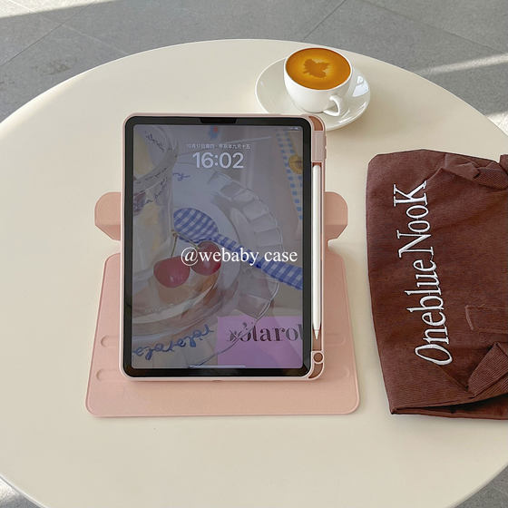 한국 인스턴트 걸 그룹 윙크 블러쉬 핑크 아이 패드 쉘 2024Air11/13 전 포괄적 인 플랫 플레이트 Pro12.9 책 플립 스위블 10 세대 10.9 인치/10.2 자기 충전 펜 슬롯 한국 인스턴트 걸 그룹 윙크 블러쉬 핑크 아이 패드 쉘 2024Air11/13 전 포괄적 인 플랫 플레이트 Pro12.9 책 플립 스위블 10 세대 10.9 인치/10.2 자기 충전 펜 슬롯