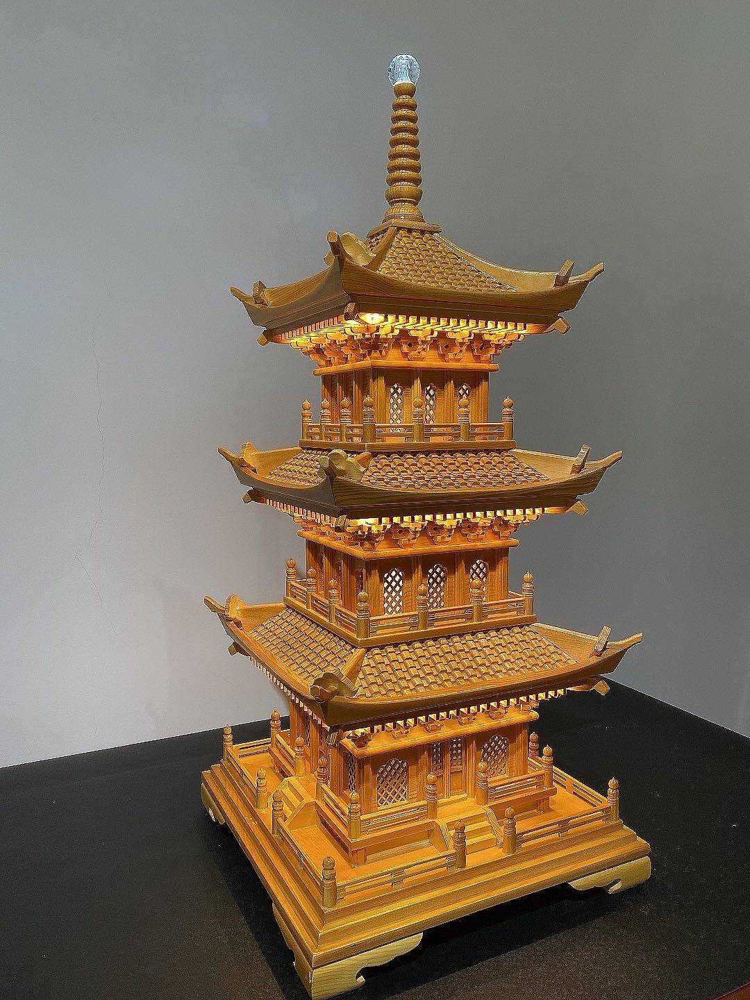 金色 三重塔風 置物 約95cm 金色 三重塔風 置物 約95cm