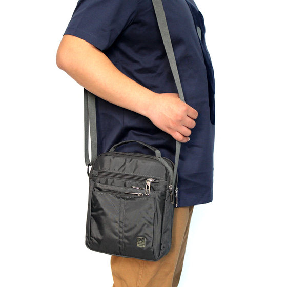 2025 Korean version new waterproof Oxford canvas one-shoulder slanted straddle backpack for leisure travel commuter men's bag
2025 Korean version new waterproof Oxford canvas one-shoulder slanted straddle backpack for leisure travel commuter men's bag