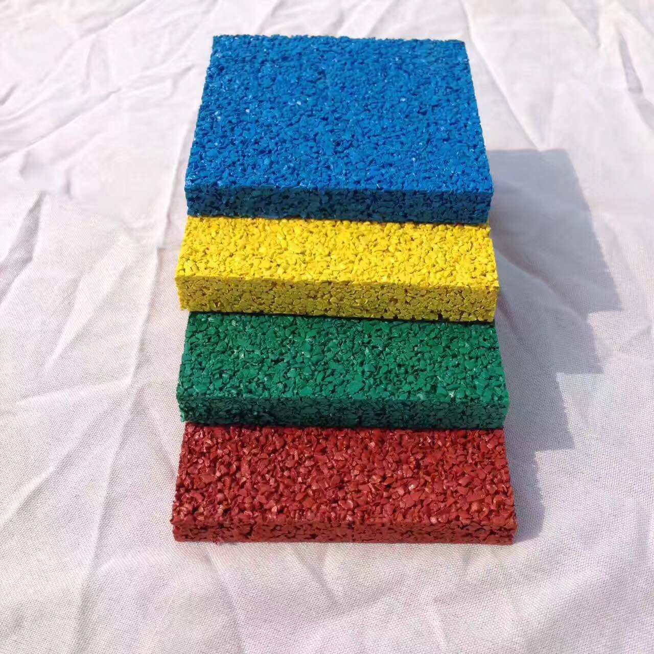 幼儿园小区儿童游乐区地面塑胶颗粒环保彩色塑胶地面