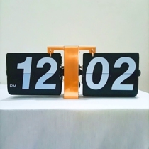 Creative home European-style retro automatic page turning clock single pendulum clock Simple fashion wall clock large living room table clock