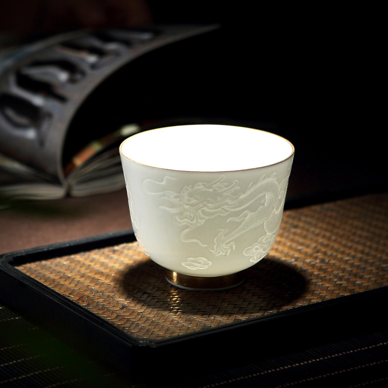 Jingdezhen ceramic kung fu noggin single master cup relief the see colour white porcelain tea sample tea cup by hand