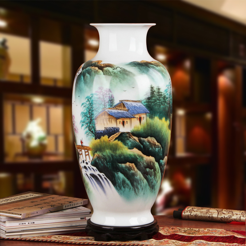 Famous hu, jingdezhen ceramics vase upscale gift hand famille rose porcelain vase. In the mountains
